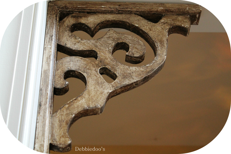 NATURAL WOOD DISTRESSED