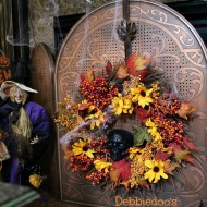 Halloween-porch-and-mantel-060