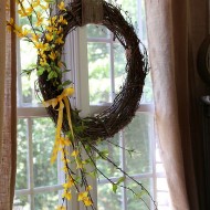 kitchen window wreath for summer