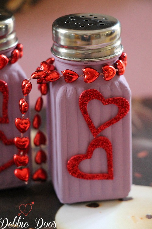 Easy diy Valentine salt and pepper shakers Debbiedoos