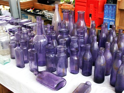 History of Vintage purple bottles - Debbiedoos