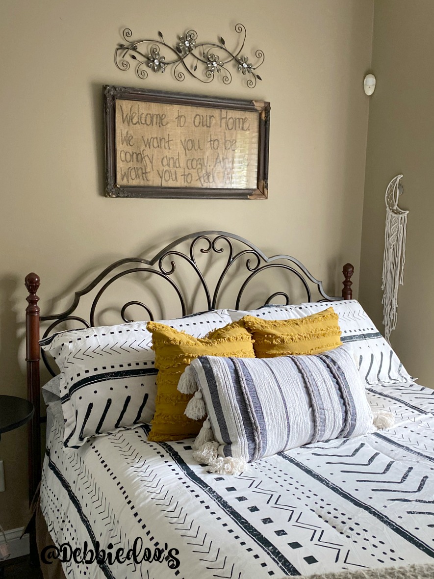 Boho Chic Guest Bedroom - Debbiedoos